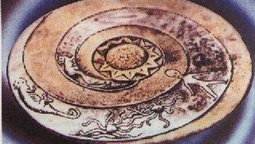 Piatto proveniente dal Nepal, la decorazione mostra una forma a forma di piattino e un umanoide dalla grande testa. Dal 3000 a.C.