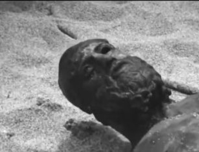 Antiche statue di bronzo greche ritrovate sott'acqua (Bronzi di Riace)