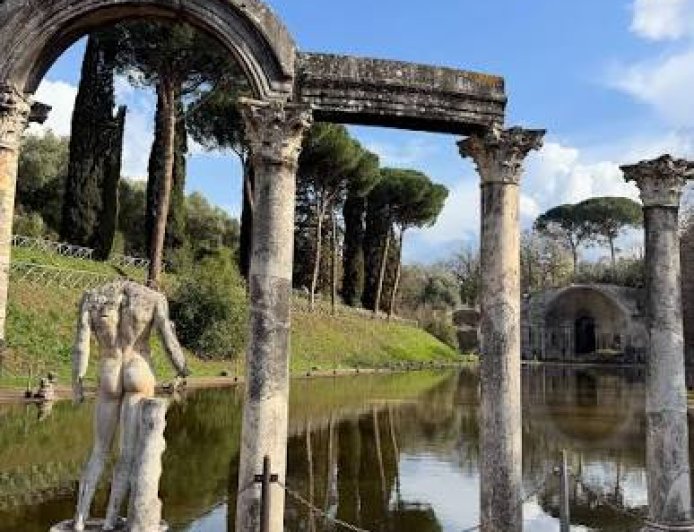 Villa Adriana è uno dei complessi archeologici più straordinari e vasti d'Italia, situato a Tivoli, a breve distanza da Roma
